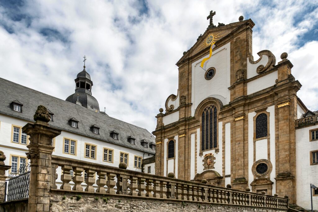 Umzugsunternehmen Hartmann International in Paderborn – Blick auf den Paderborner Dom