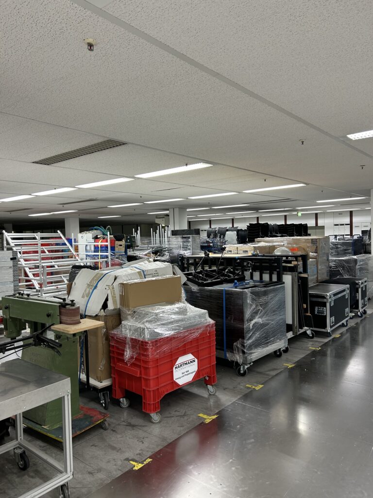 Equipment, Geräte und Umzugsgut der Kulturwerkstatt Paderborn. Fertig verpackt und gesichert, bereit zur Einlagerung.